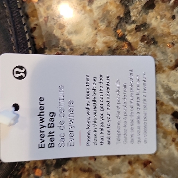 Lululemon Everywhere Belt Bag - Picture 5 of 5
